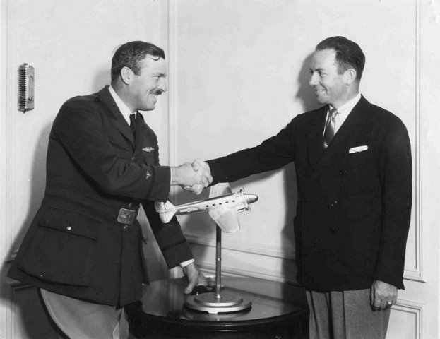 macrobertson race 1934 roscoe turner clyde pangborn 0822-0001